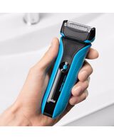 WaterFlex Wet/Dry Electric Shaver Blue with swivel head